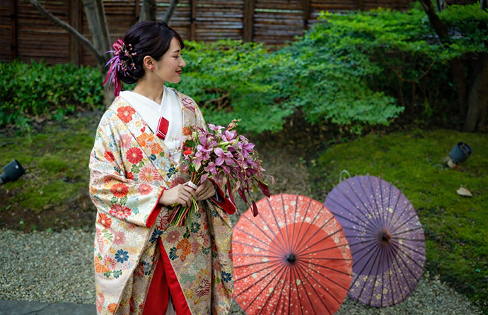 都会の喧騒を忘れさせる日本庭園