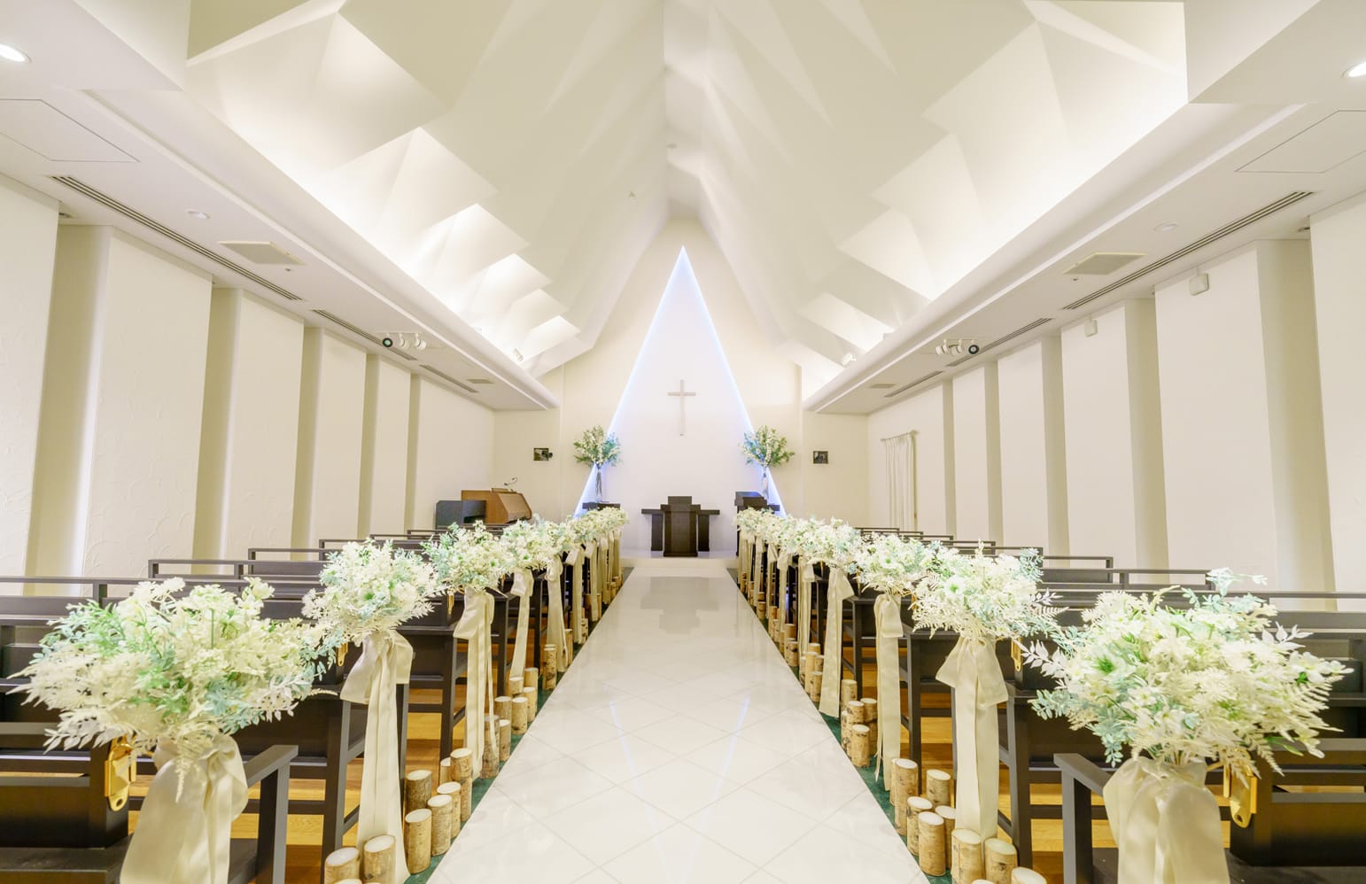 緑と光のチャペル「Alphare」